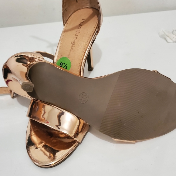 Shoes - Picture 3 of 4